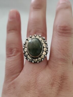 Sterling Silver Green Stone Oval Ring